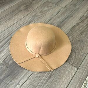 Beautiful fashion hat 🤗